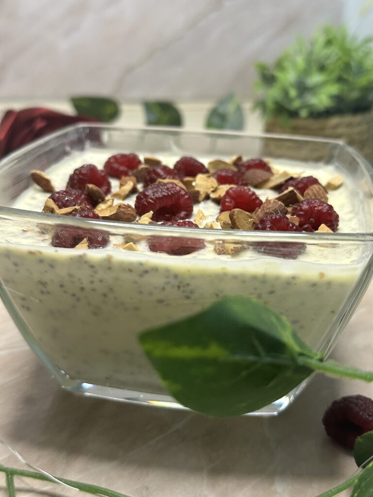 Čia puding sa malinama