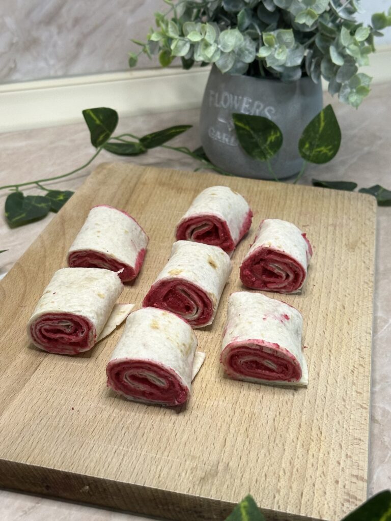 Tortilja rolnice sa namazom od cvekle