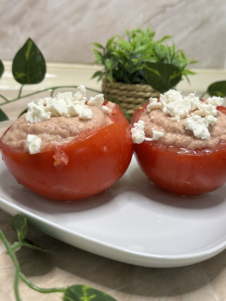 Paradajz punjen tunjevinom