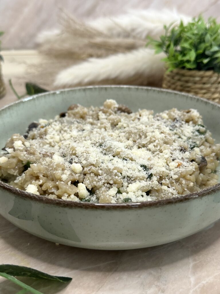 Kremasti rižoto sa šampinjonima i spanaćem